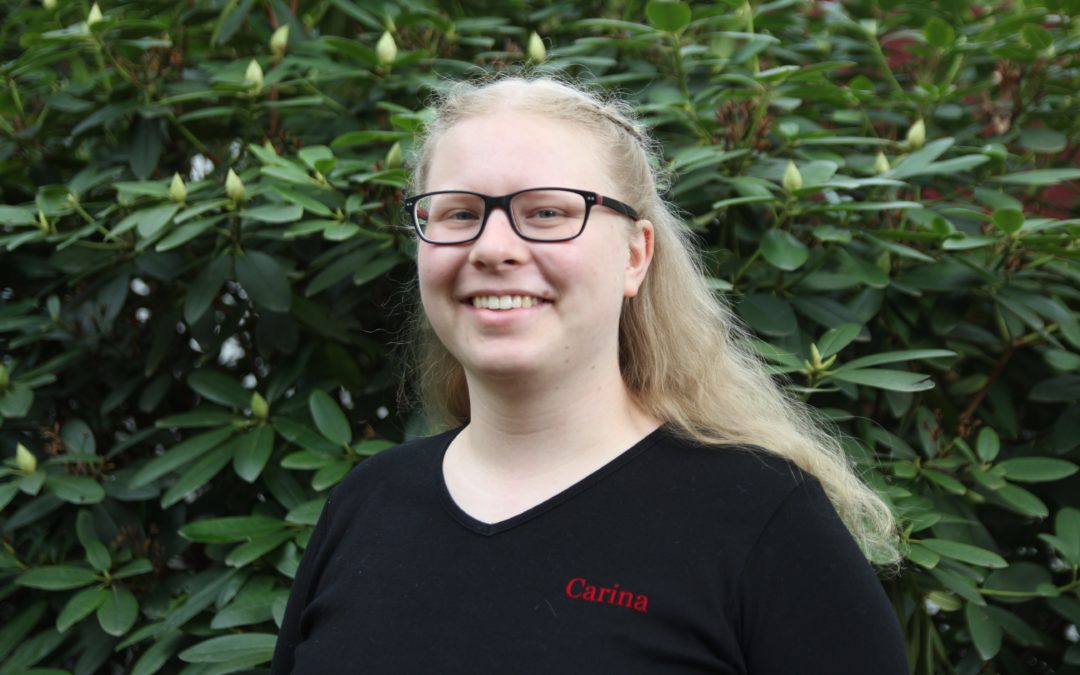 Secretary Carina Bahn